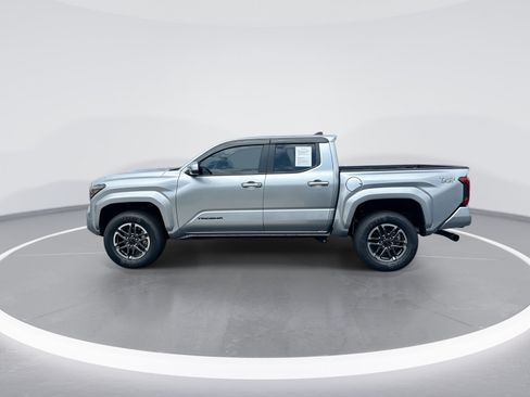 Used 2025 Toyota Tacoma TRD Sport AWD/4WD image 6