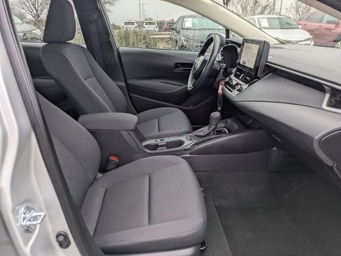 Used 2025 Toyota Corolla LE image 28