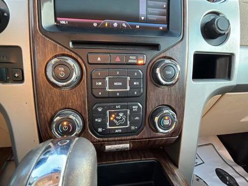 Used 2013 Ford F150 Lariat w/ Luxury Equipment Group image 16