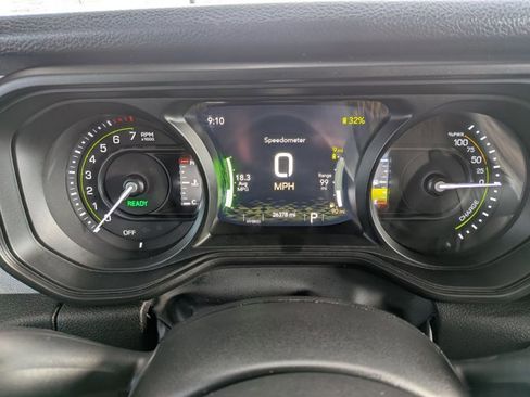 Used 2024 Jeep Wrangler Willys image 12