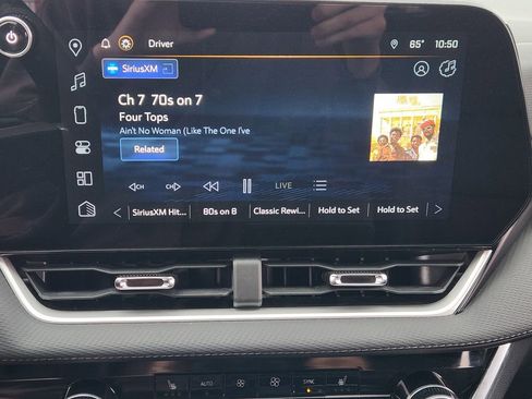 Used 2025 Chevrolet Equinox LT w/ Convenience Package II FWD image 17