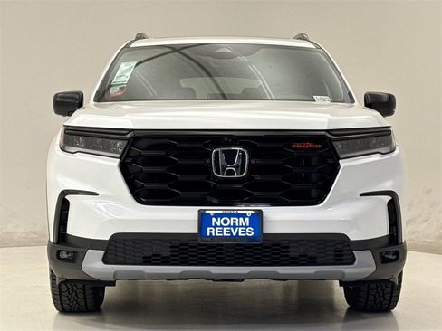 New 2025 Honda Pilot TrailSport image 3