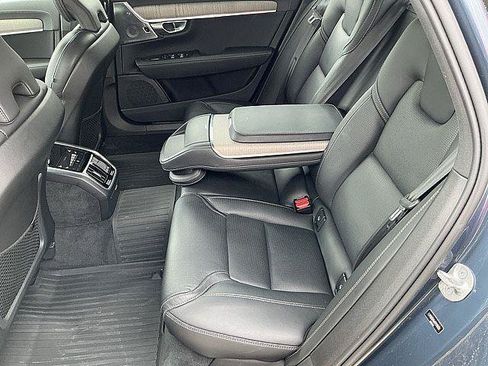 Used 2023 Volvo S90 B6 Ultimate w/ Lounge Package AWD/4WD image 14