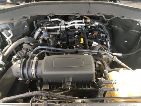 Used 2021 Ford Explorer XLT w/ Equipment Group 202A RWD image 30