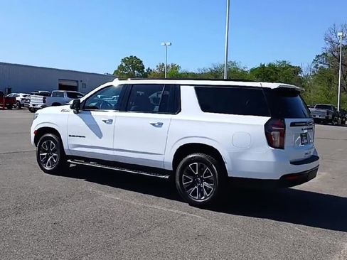 Certified 2024 Chevrolet Suburban Z71 w/ Luxury Package AWD/4WD image 6