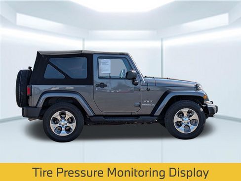 Used 2017 Jeep Wrangler Sahara w/ Connectivity Group AWD/4WD image 7