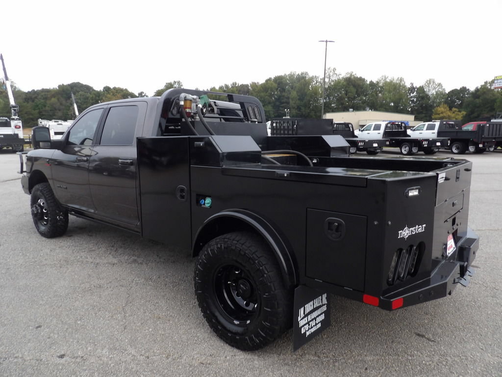 Used 2025 RAM 3500 Laramie AWD/4WD image 4