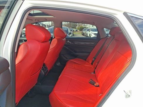 Used 2022 Honda Accord Touring image 10