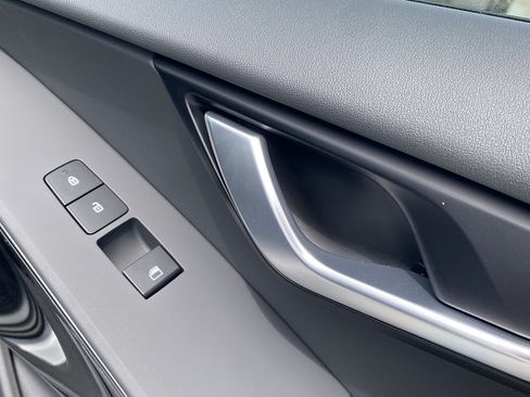 New 2026 Kia Niro Wind FWD image 24