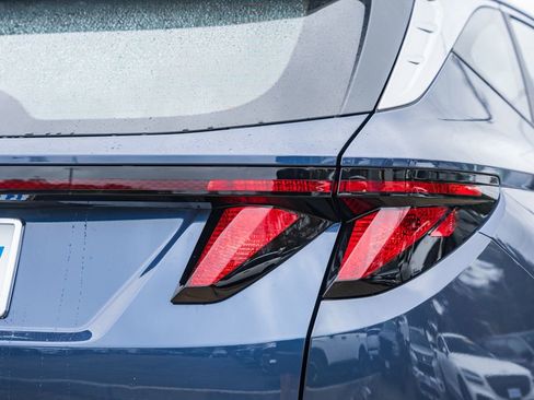 Certified 2025 Hyundai Tucson SE image 6