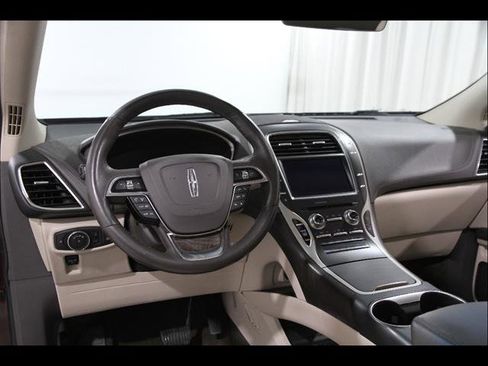 Used 2019 Lincoln Nautilus Reserve w/ Cargo Utility Package AWD/4WD image 7
