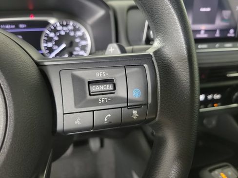 Used 2024 Nissan Rogue SV FWD image 25
