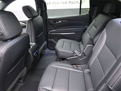 New 2026 Chevrolet Traverse LT image 10