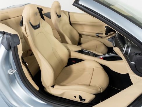 Used 2022 Ferrari Portofino M RWD image 44