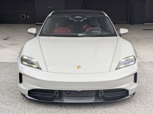 New 2026 Porsche Taycan image 6