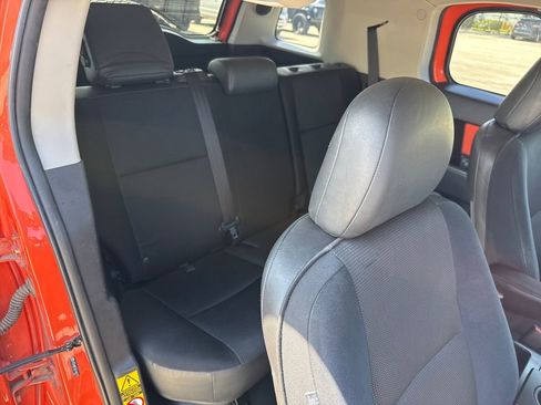 Used 2014 Toyota FJ Cruiser 4WD w/ Upgrade Package image 27