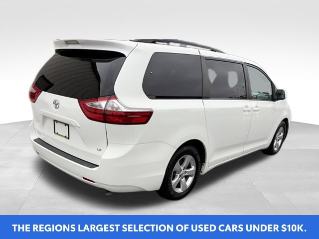 Used 2016 Toyota Sienna LE FWD image 3