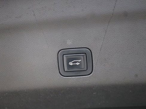 Used 2022 Chevrolet Tahoe LT image 35