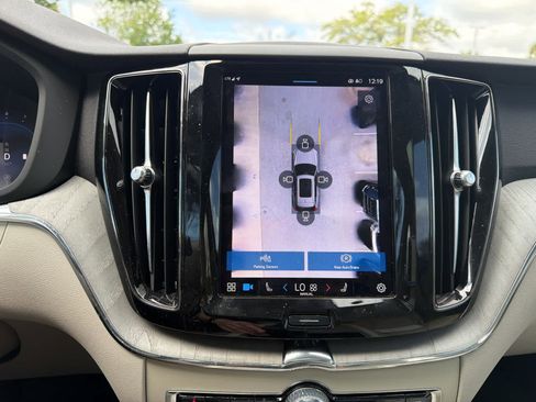 Used 2024 Volvo XC60 B5 Plus w/ Protection Package Premier AWD/4WD image 67