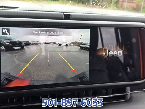 Used 2025 Jeep Gladiator Sport AWD/4WD image 23