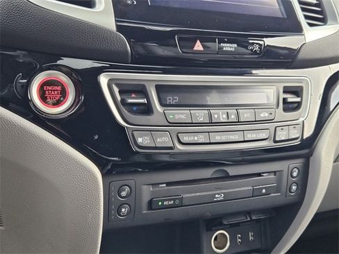 Used 2016 Honda Pilot Elite image 21