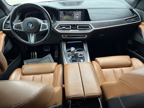 Used 2022 BMW X7 xDrive40i w/ M Sport Package image 15