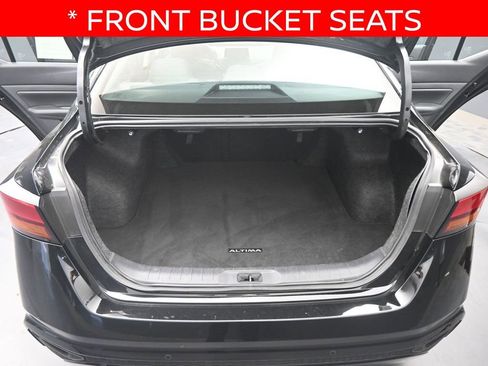 Used 2025 Nissan Altima 2.5 SV FWD image 19