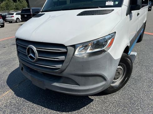 Used 2021 Mercedes-Benz Sprinter 2500 image 9
