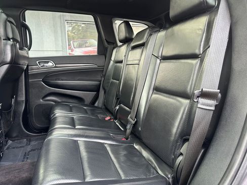 Used 2018 Jeep Grand Cherokee Limited w/ Luxury Group II image 25