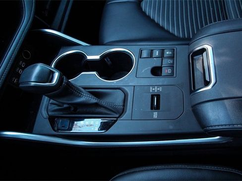 Used 2023 Toyota Highlander XSE image 24