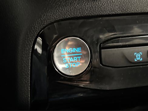 Used 2025 Ford Escape Platinum image 34