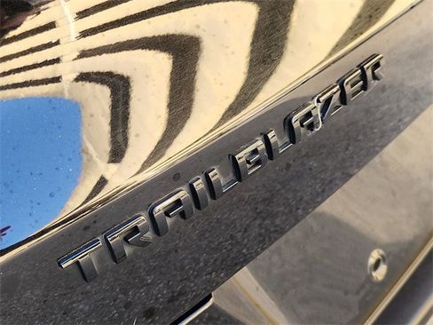 Used 2021 Chevrolet TrailBlazer RS w/ Convenience Package image 28