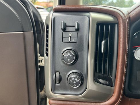 Used 2014 Chevrolet Silverado 1500 High Country w/ High Country Premium Package AWD/4WD image 31