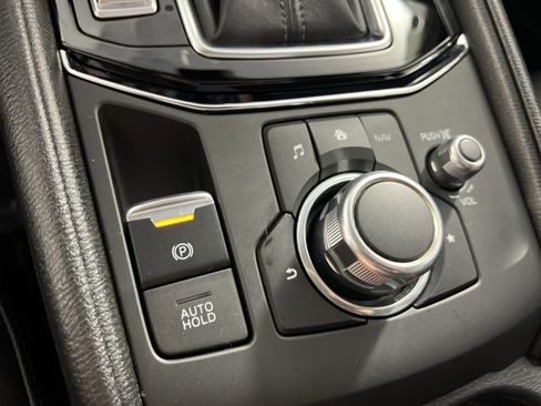 Used 2018 MAZDA CX-5 Touring image 32