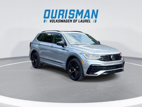 Used 2023 Volkswagen Tiguan SE R-Line FWD image 2