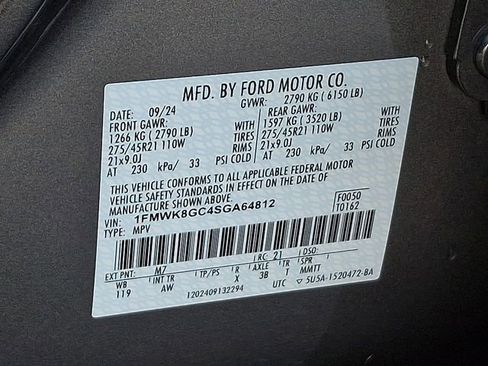 Used 2025 Ford Explorer ST image 31