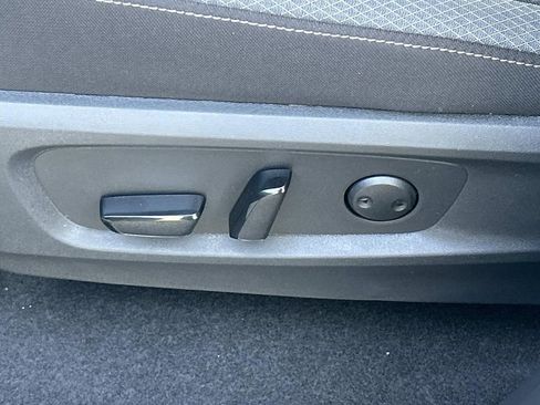 New 2026 Nissan Pathfinder SV w/ SV Premium Package FWD image 15