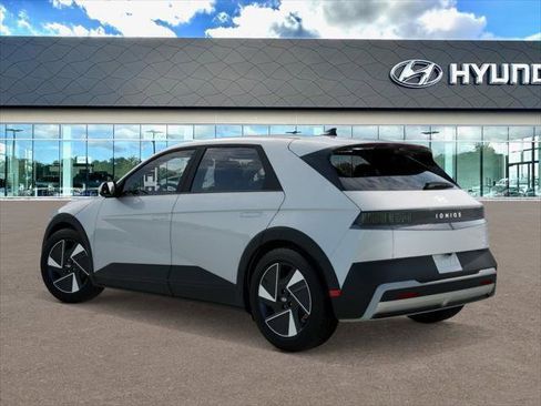 New 2026 Hyundai Ioniq 5 SEL image 5