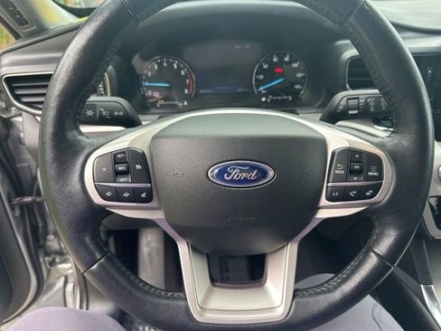 Used 2023 Ford Explorer XLT w/ Equipment Group 202A AWD/4WD image 19