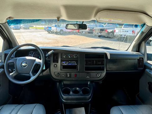 Used 2015 Chevrolet Express 2500 RWD image 11