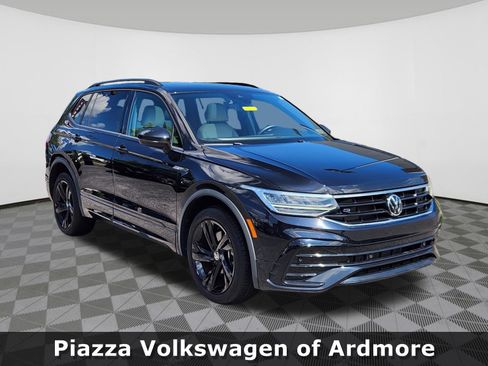 Certified 2023 Volkswagen Tiguan SE R-Line AWD/4WD image 1