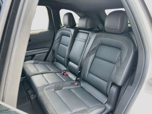 Used 2025 Lincoln Nautilus Reserve w/ Jet Appearance Package AWD/4WD image 26