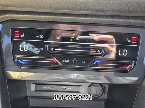 Certified 2022 Volkswagen Tiguan SE FWD image 24