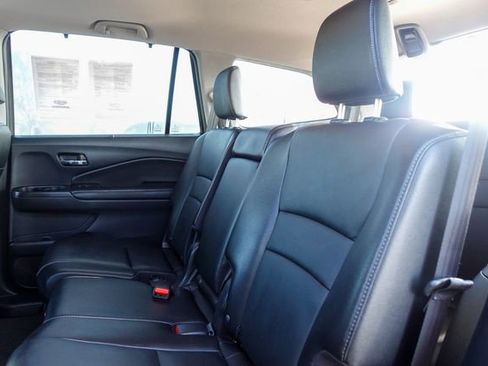 Used 2016 Honda Pilot Touring image 27