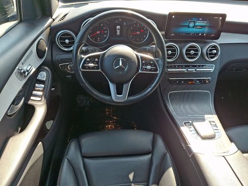 Used 2021 Mercedes-Benz GLC 300 4MATIC w/ Premium Package image 11