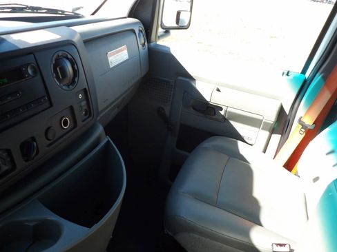Used 2014 Ford E-350 and Econoline 350 Super Duty RWD image 16