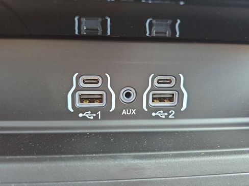 New 2026 RAM 3500 Laramie AWD/4WD image 21