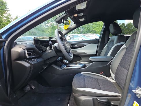 Used 2024 Buick Envista Preferred w/ Convenience II Package FWD image 13