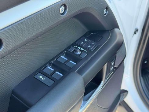 Used 2025 Land Rover Defender 110 S image 17