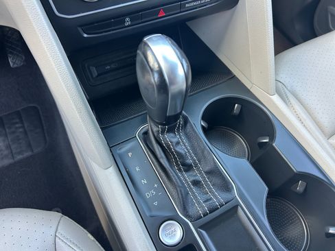 Certified 2021 Volkswagen Atlas SE w/ Towing Package FWD image 15